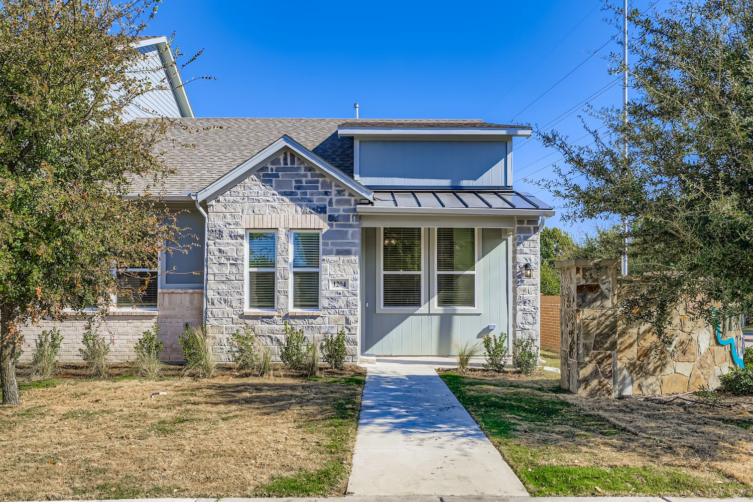 1204 Pebblebrook Drive - Web Quality - 004 - 03 Exterior Front