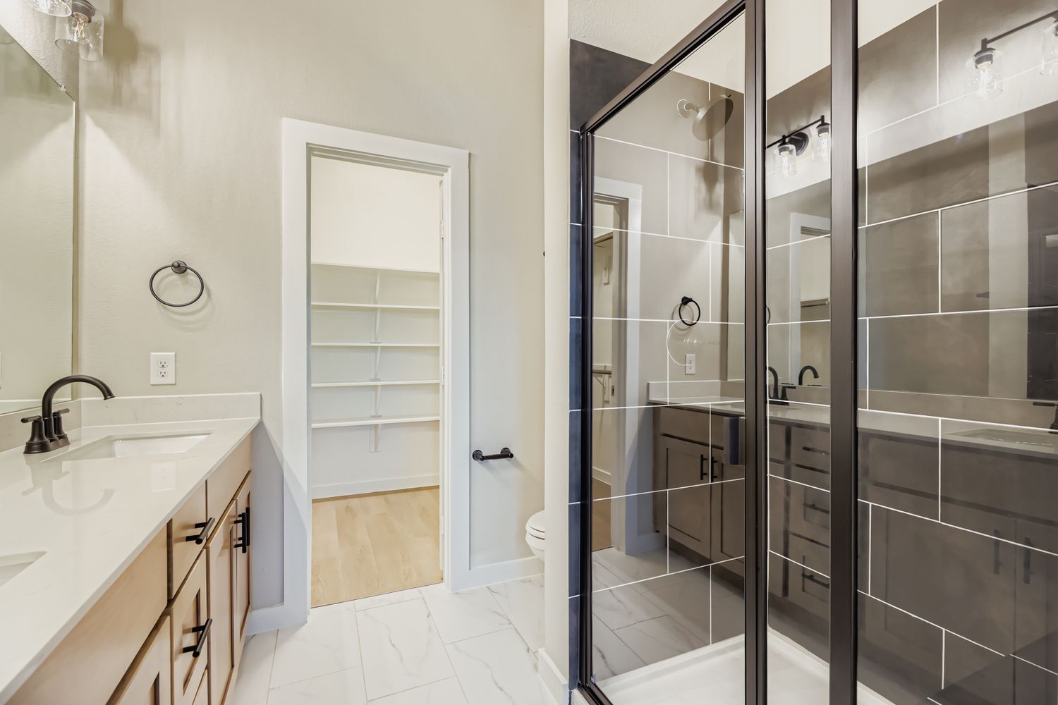 1204 Pebblebrook Drive - Web Quality - 020 - 21 Primary Bathroom
