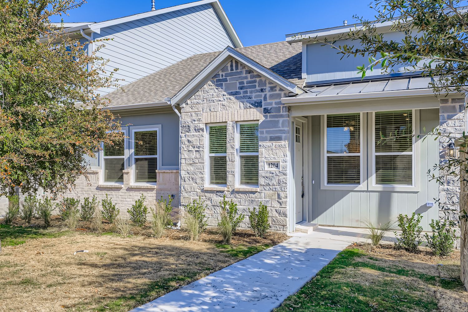 1204 Pebblebrook Drive - Web Quality - 005 - 04 Exterior Front Entry